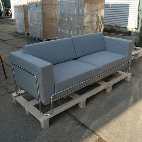 Divano contemporaneo - KODRETA - KODRETA furniture, s.r.o. - in tessuto / in pelle / con braccioli