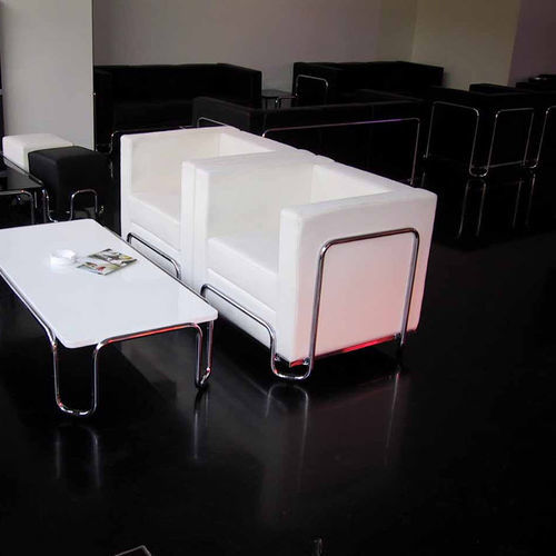Poltrona contemporanea - KODRETA - KODRETA furniture, s.r.o. - in tessuto / in pelle / in metallo