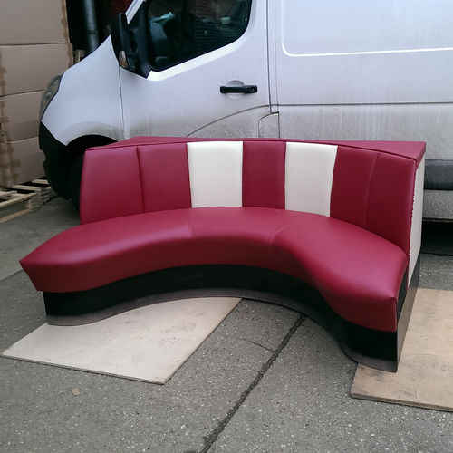 Divanetto imbottito contemporaneo - BOOTHS - KODRETA furniture, s.r.o. - in tessuto / in pelle / con supporto in metallo