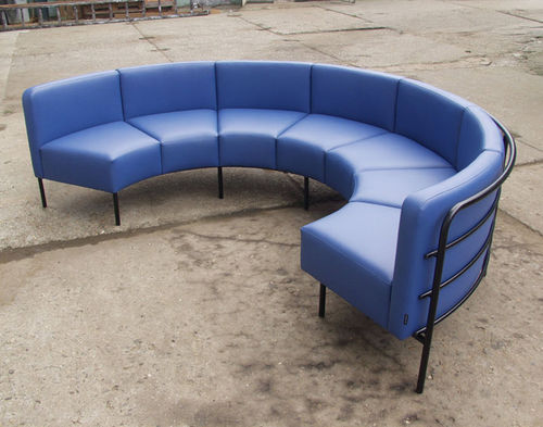 Divanetto imbottito modulare - VERANO BOX - KODRETA furniture, s.r.o. - contemporaneo / in pelle / con supporto in metallo