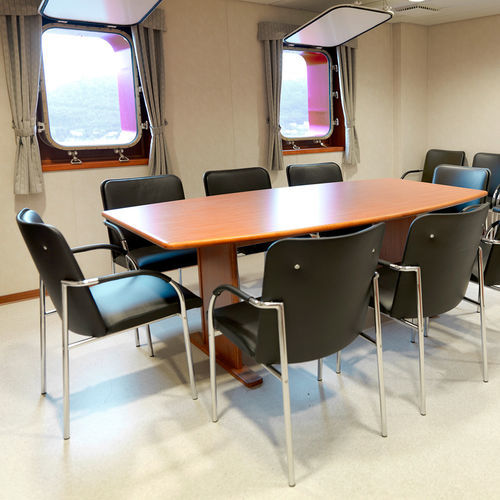 Sedia da conferenza contemporanea - AMADEO  - KODRETA furniture, s.r.o. - da interno / in metallo / in pelle