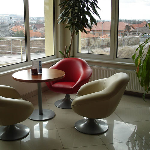 Poltrona contemporanea - ARCHA - KODRETA furniture, s.r.o. - in tessuto / in pelle / in metallo