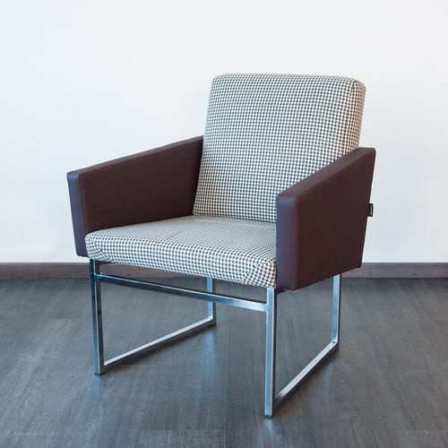 Poltrona contemporanea - JERGY - KODRETA furniture, s.r.o. - in tessuto / in pelle / in acciaio con rivestimento a polvere