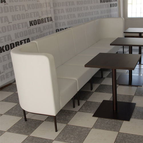Divanetto imbottito modulare - BOX - KODRETA furniture, s.r.o. - contemporaneo / in tessuto / in pelle