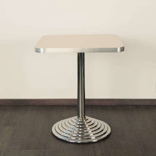 Tavolino basso Retro - EDGE - KODRETA furniture, s.r.o. - in alluminio / con supporto in alluminio / rettangolare