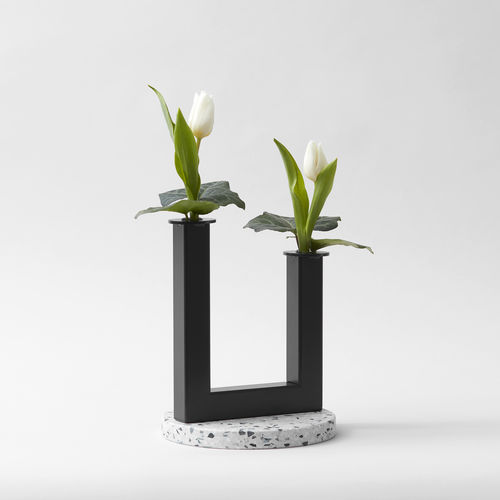 Vaso contemporaneo - DUO - A 2 designers - in metallo verniciato / in terrazzo