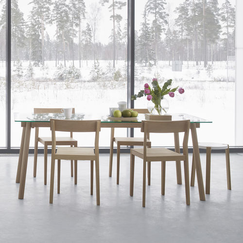 Tavolo da pranzo contemporaneo - CORNERS - A 2 designers - in vetro / con supporto in quercia / rettangolare