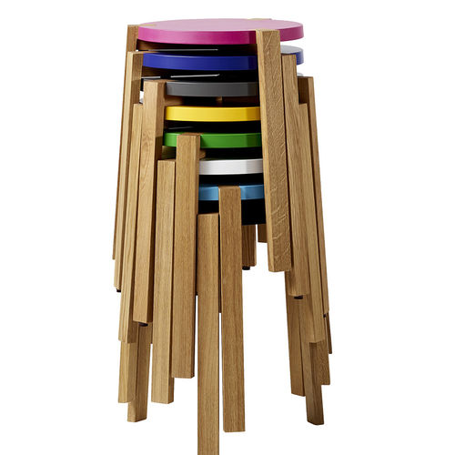 Sgabello contemporaneo - HAPPY - A 2 designers - in rovere / in MDF / impilabile