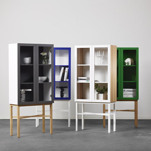 Vetrina contemporanea - A 2 designers - in vetro / in rovere