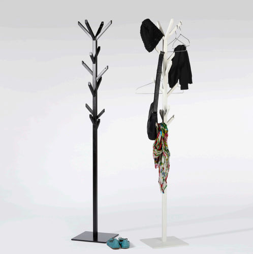 Appendiabiti da terra - TWIG - A 2 designers - contemporaneo / in metallo verniciato