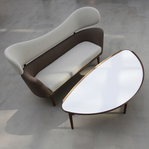 Tavolino basso design scandinavo - COCKTAIL - House of Finn Juhl – Onecollection - in rovere / in noce / a mezzaluna