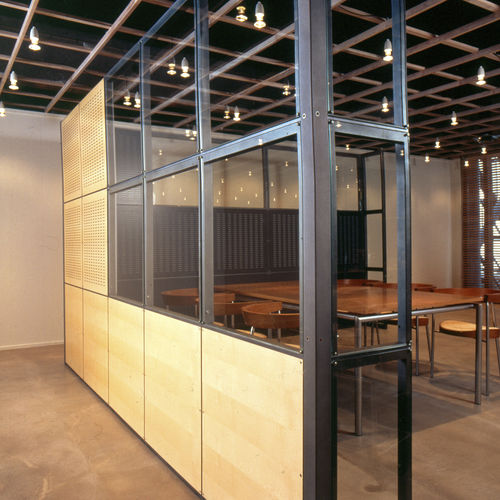Parete fissa - KUBER - House of Finn Juhl – Onecollection - a vetrina / in metallo / professionale