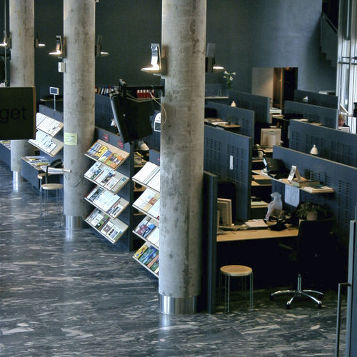 Porta opuscoli in metallo - NN - House of Finn Juhl – Onecollection - con rotelle