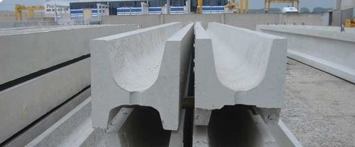 Canaletta a fessura centrale - Pujol - in calcestruzzo / da tetto / di recupero acque meteoriche