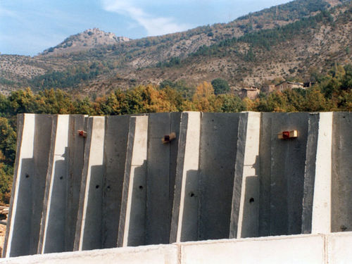 Muro di contenimento in cemento armato - BI-NERVADO - Pujol - modulare / prefabbricato