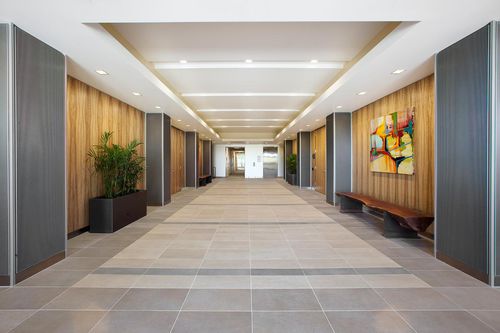 Rivestimento per colonna in alluminio - LEVELE - FORMS+SURFACES