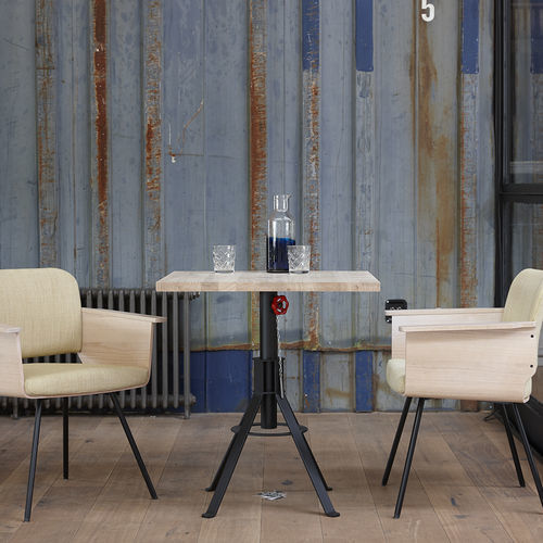 Tavolo da bistrot contemporaneo - WESSEL - Spoinq - in rovere / in teak / con supporto in acciaio