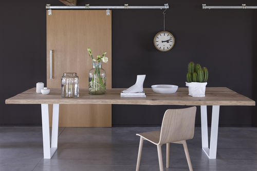 Tavolo da pranzo contemporaneo - BART - Spoinq - in rovere / con supporto in acciaio / rettangolare