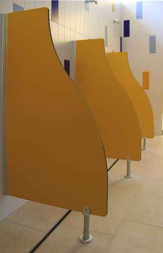 Parete divisoria per bagni in HPL - Cel Components S.r.l.