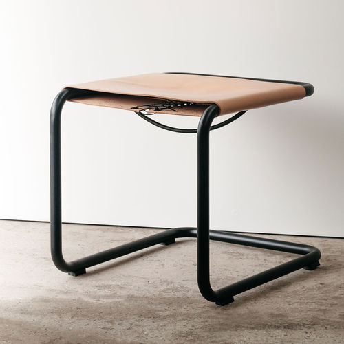 Sgabello design Bauhaus - PIPE - LifeSpaceJourney - con supporto in metallo cromato