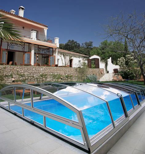Copertura per piscina bassa - VISUAL - Aquacomet Kft. - scorrevole / in policarbonato / a motore