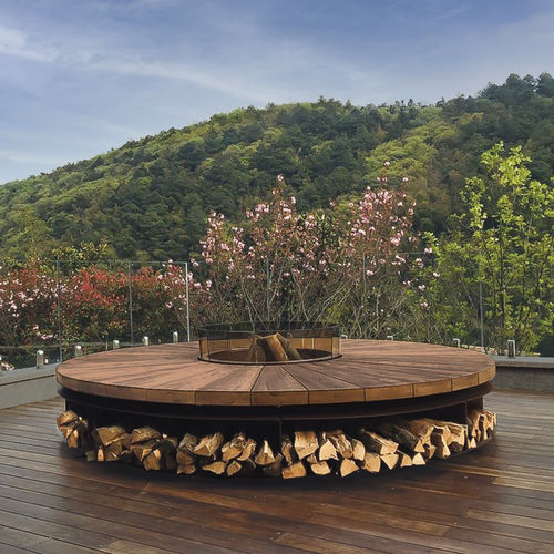 Braciere da giardino a legna - Artu' - Ak47 Design - in castagno / in acciaio con rivestimento a polvere / rotondo