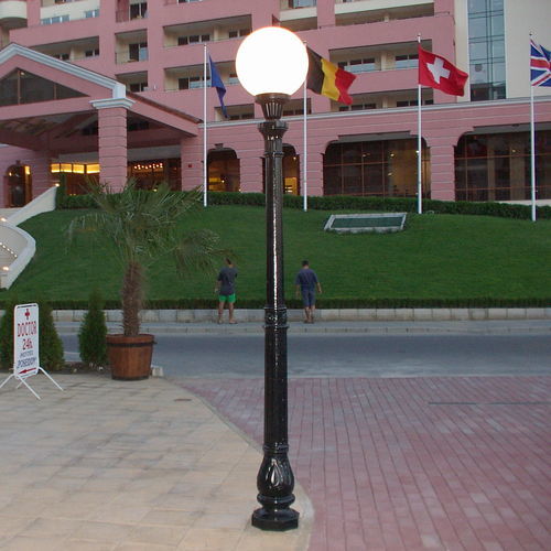 Lampione urbano - H-1 - KRONEMAG MILLENIUM srl - classico / in ghisa / altre sorgenti luminose