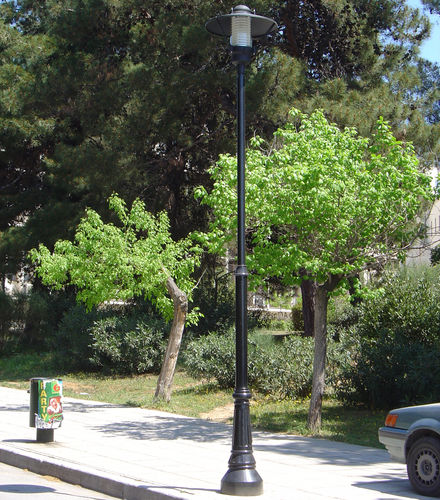 Lampione urbano - M28 - KRONEMAG MILLENIUM srl - da giardino / classico / in ghisa