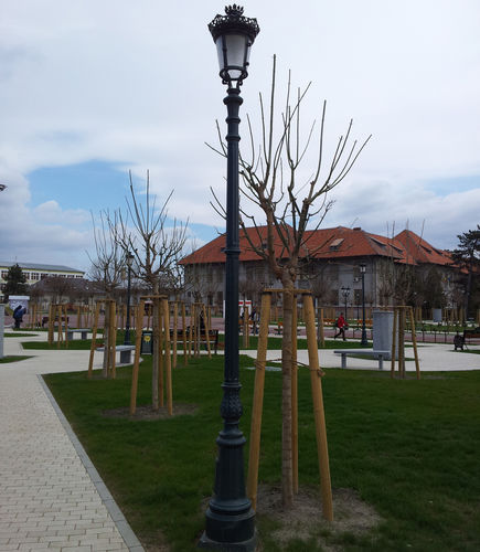 Lampione urbano - R1-1b - KRONEMAG MILLENIUM srl - in stile / in ghisa / altre sorgenti luminose