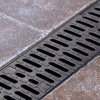 Canaletta con griglie - HexDrain Pro - ACO Building Drainage - in composito / in polipropilene / per spazio pubblico