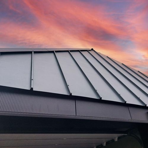 Pannello sandwich isolante per tetto a falde - JI Vieo Roof 1050 - Joris Ide - rivestimento in acciaio galvanizzato / anima in poliisocianurato PIR / ignifugo