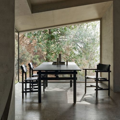 Tavolo da pranzo moderno - MUECKE - Knoll international - in legno massiccio / con supporto in legno massiccio / rettangolare