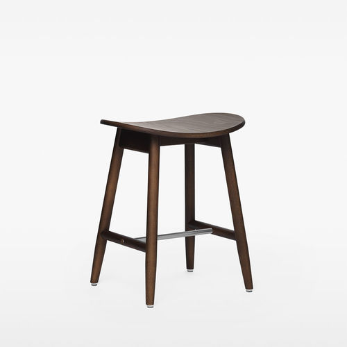 Sgabello contemporaneo - ICHA  - Massproductions - in rovere / in faggio / imbottito