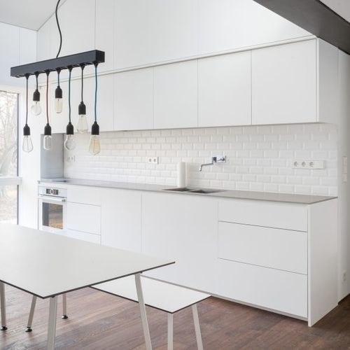 Cucina contemporanea - STUDIO 12 BERLIN - MYKILOS - in legno laccato / di misura media / bianca