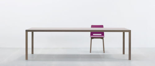 Tavolo contemporaneo - TC4 - HUSSL - in legno / quadrato / rettangolare