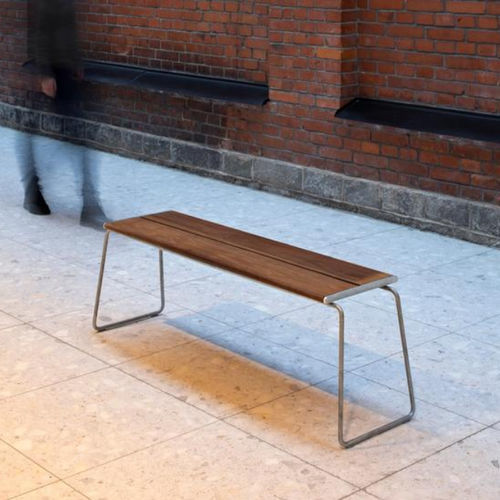 Panca per spazi pubblici contemporanea - APRIL GO - Vestre - in acciaio galvanizzato / in legno / senza schienale