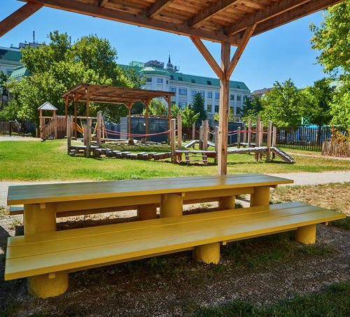 Tavolo da picnic contemporaneo - PLINTH  - Vestre - in legno / con supporto in acciaio galvanizzato / rettangolare