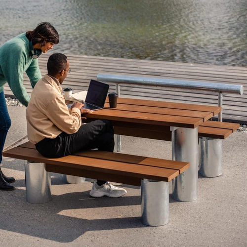 Tavolo contemporaneo - PLINTH  - Vestre - in legno / con supporto in acciaio galvanizzato / rettangolare