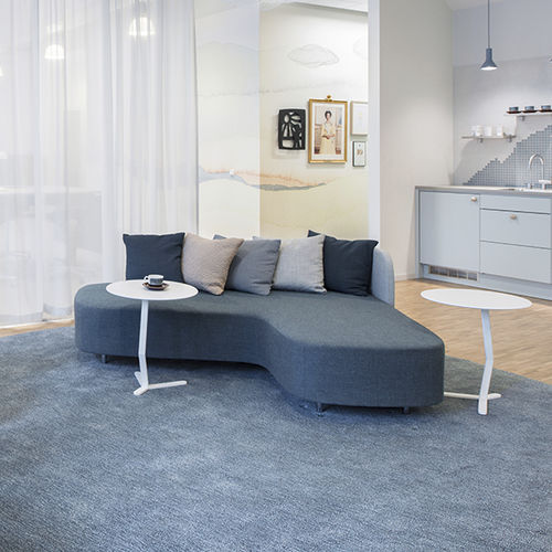 Tavolo d'appoggio contemporaneo - BIRD - OFFECCT - in MDF / in feltro / rotondo