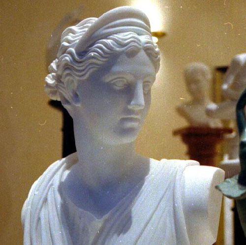 Scultura in pietra naturale - DIANA - Leonardo Caminetti GmbH