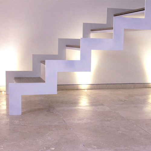 Gradino in pietra naturale - Arredo di Pietra srl - in travertino / su misura / contemporaneo