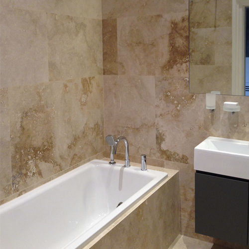 Rivestimento vasca da bagno rettangolare - Arredo di Pietra srl - in travertino