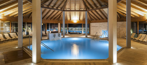 Piscina spa esagonale - Arredo di Pietra srl - multiposto / da interno / su misura