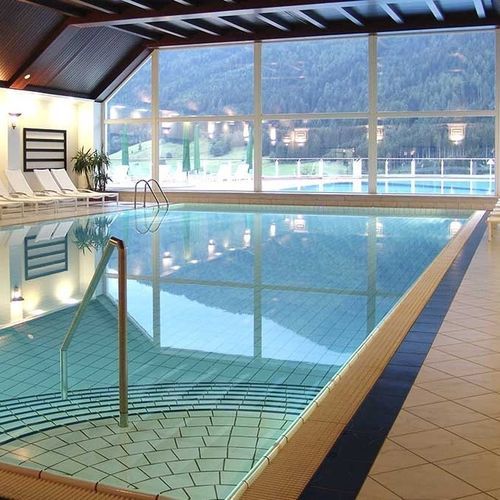 Piscina da interno - INTERVAP EUROPA SLU - per hotel / da incasso / in calcestruzzo