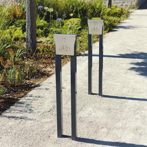Rastrelliera per biciclette a pavimento - FUSION - univers & cité | mobilier urbain - con sistema di sicurezza / per spazi pubblici / in acciaio