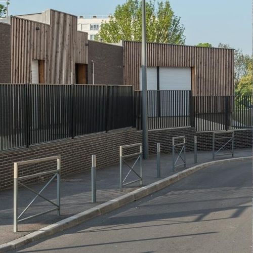 Barriera di protezione - ALLIAGE - univers & cité | mobilier urbain - fissa / in acciaio / in acciaio inossidabile