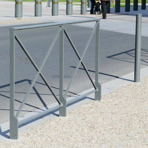 Barriera di protezione - CLASSICO - univers & cité | mobilier urbain - fissa / in acciaio / per spazio pubblico