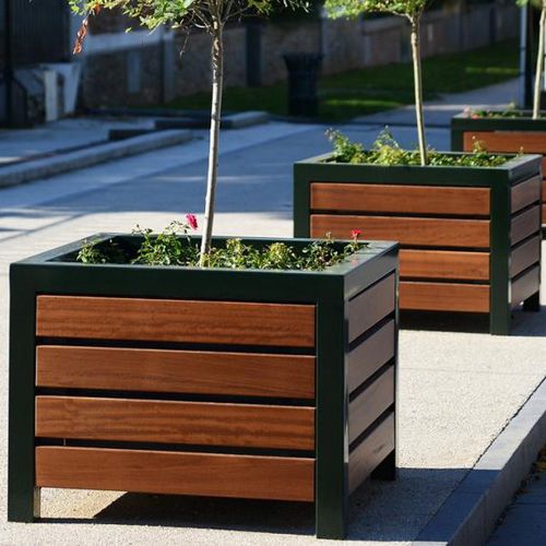 Fioriera in legno - CLÉO - univers & cité | mobilier urbain - in acciaio / quadrata / su misura