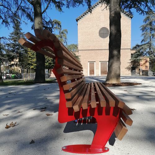 Panca per spazi pubblici contemporanea - PABLO - VASART URBAN DESIGN - in legno esotico / in acciaio con rivestimento a polvere / con schienale