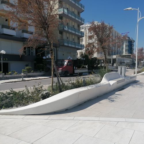 Panca per spazi pubblici design originale - PROMENADE - VASART URBAN DESIGN - in calcestruzzo / in materiale composito / in marmo